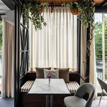 Horti 14 Borgo Trastevere מלון 4*